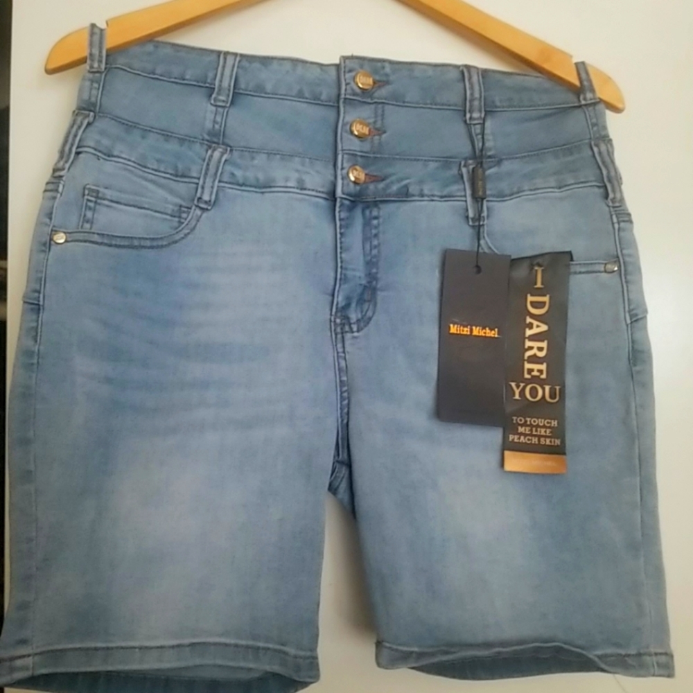 Colombian shorts/ bermuda